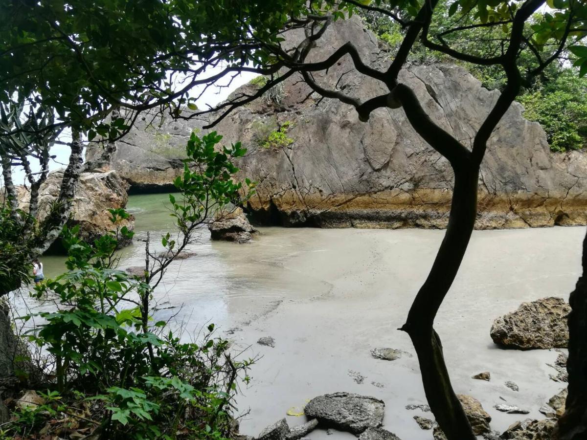 Cashew Nut Bungalow, Ko Mook Buitenkant foto